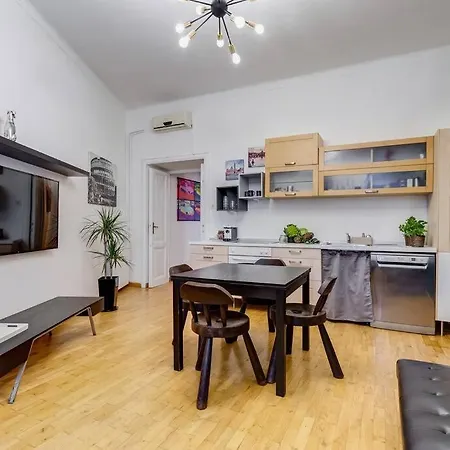 Daire The Great Beauty - 2 Double Bedrooms & 2 Bathrooms