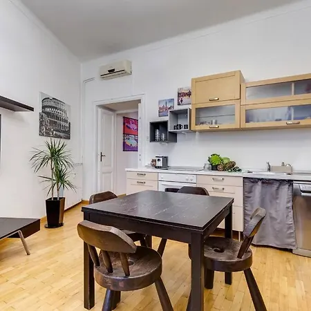 L&l Cozy 2-bdr In San Giovanni District *