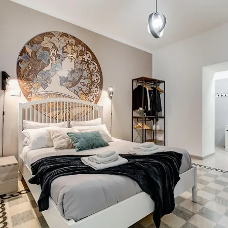 L&l Cozy 2-bdr In San Giovanni District