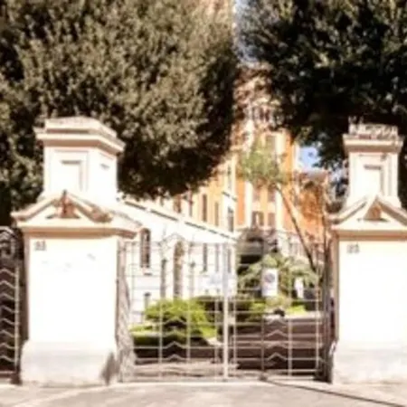 L&l Cozy 2-bdr In San Giovanni District Apartment *