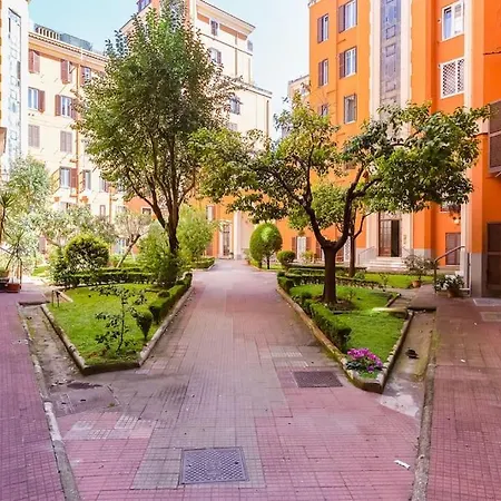L&l Cozy 2-bdr In San Giovanni District Apartment *