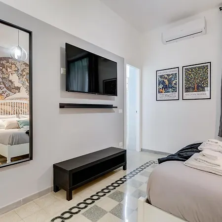 L&l Cozy 2-bdr In San Giovanni District Apartment *